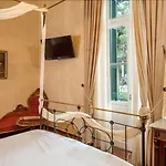 Nafsimedon Hotel 4*