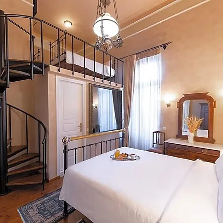 Nafsimedon Hotel 4*